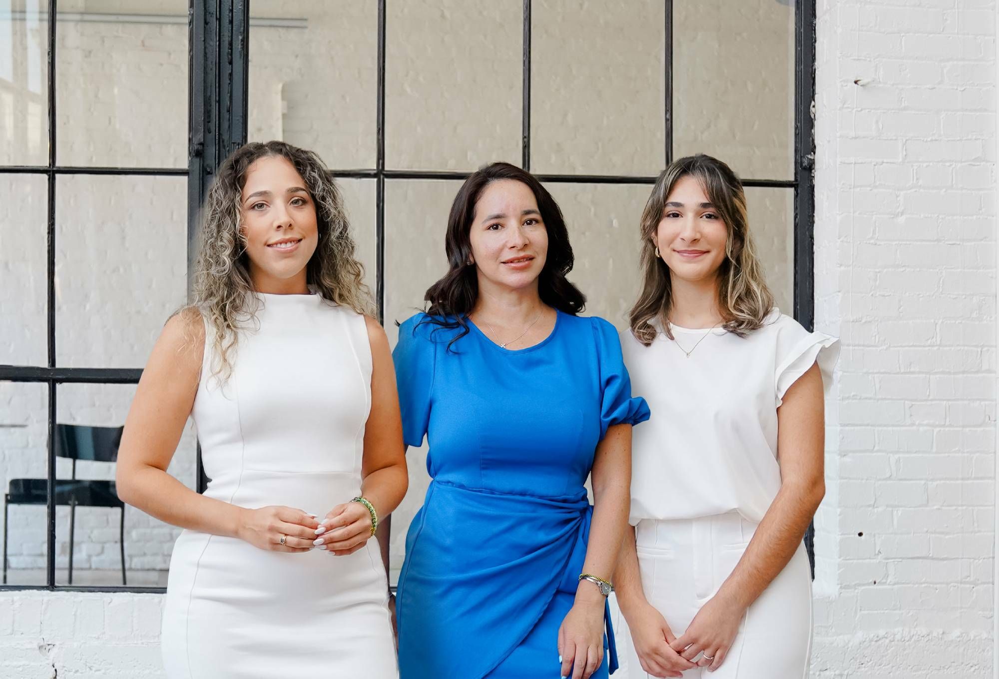 Louisville bilingual closing agents