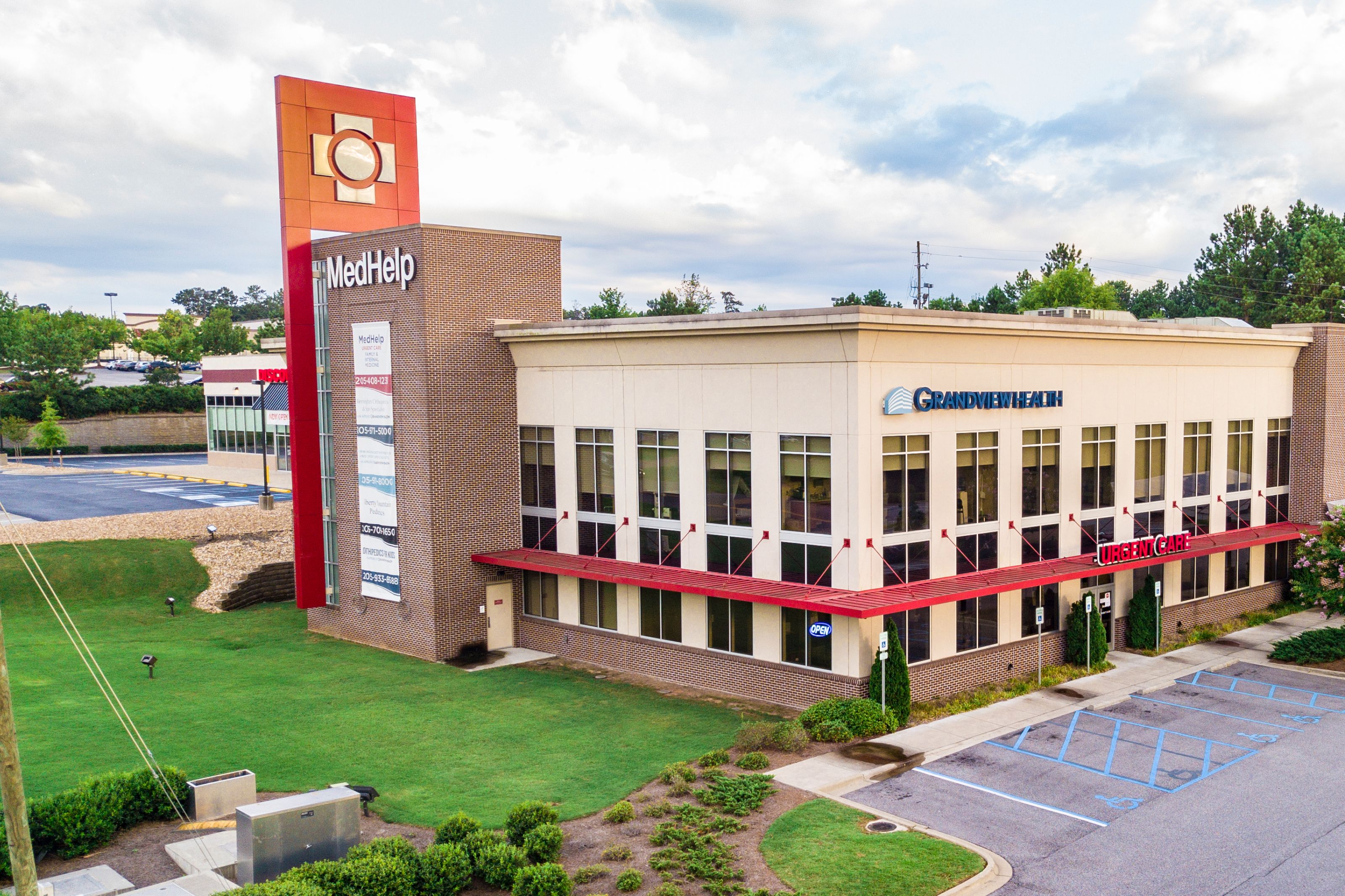 exterior of medhelp highway 280 urgent care primary clinic open on sunday