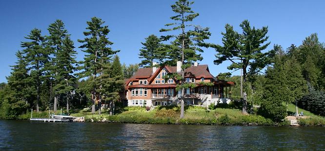 Luxury lake property real estate