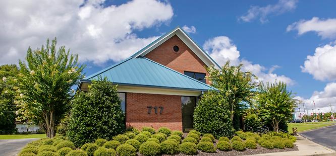 exterior of south oak title and closing in gardendale alabama