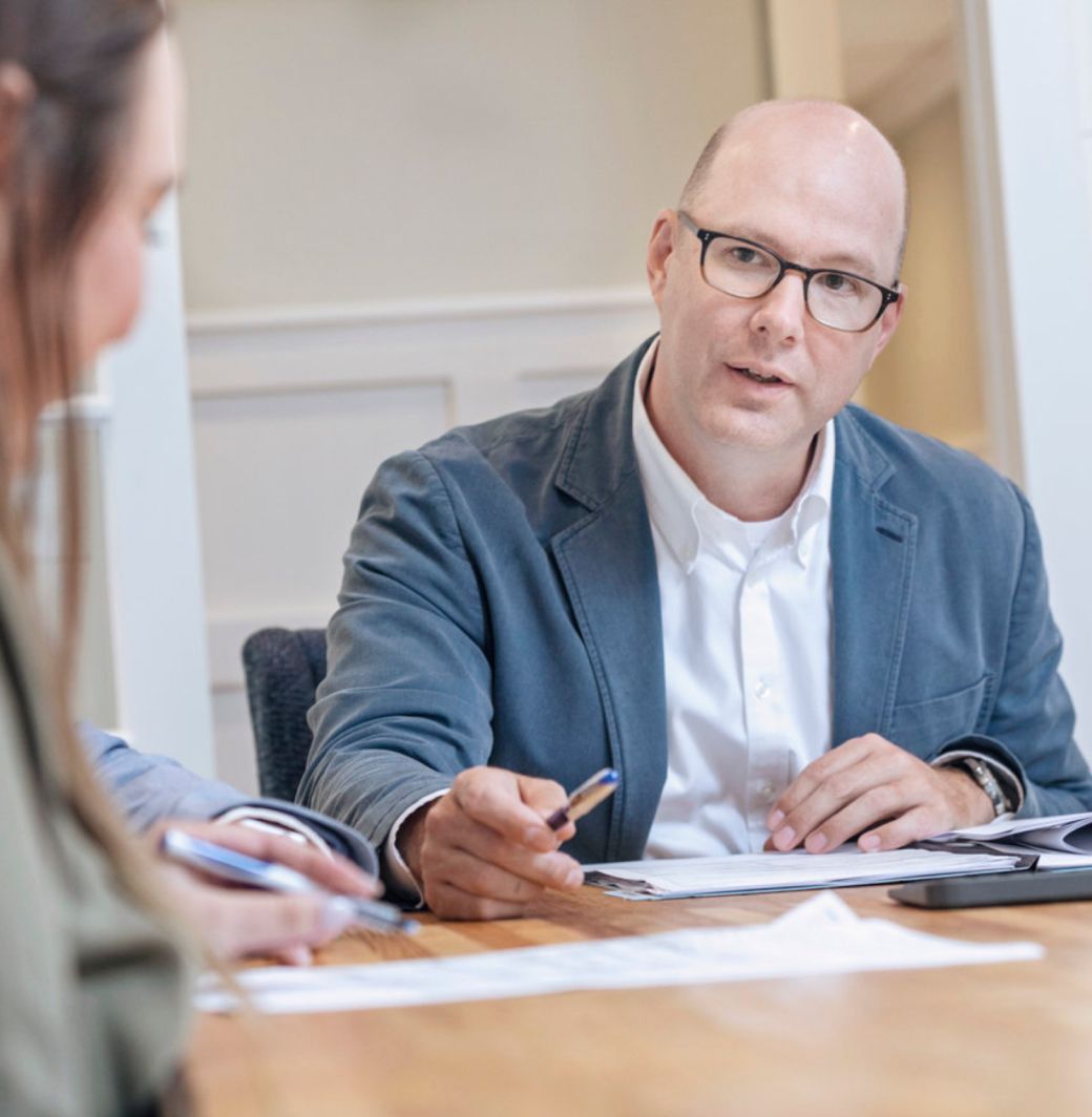 marcus hunt closing attorney at south oak title helping a client close on a home in mt brook alabama